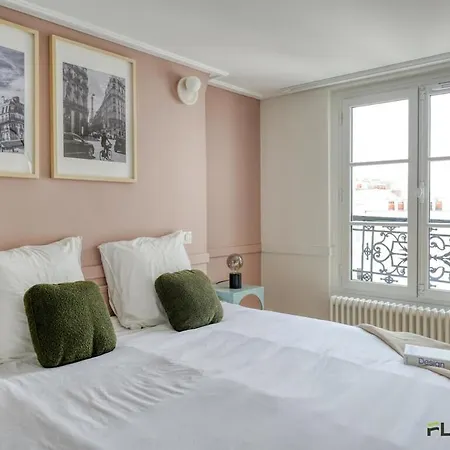Apartment Immeuble Chauchat Paris