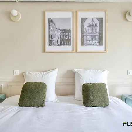 Immeuble Chauchat Apartment Paris