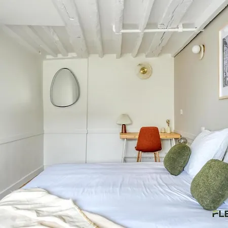 Apartment Immeuble Chauchat Paris