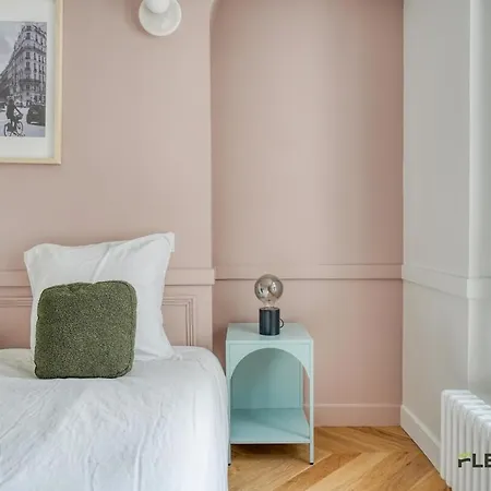 Immeuble Chauchat Apartment Paris