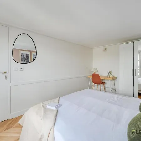 Apartment Immeuble Chauchat Paris